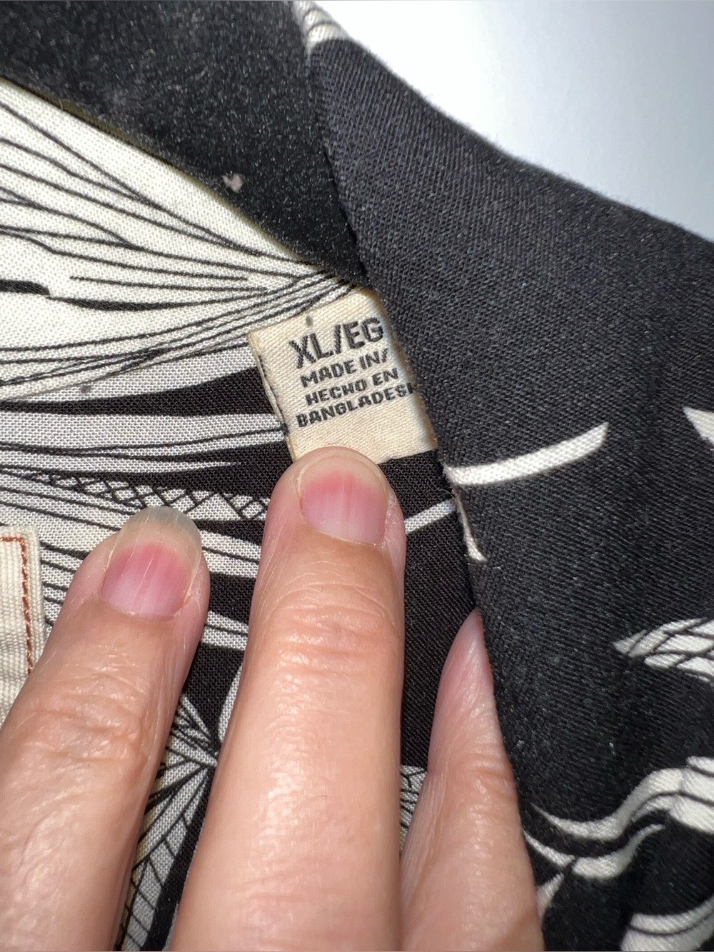 Weatherproof Black & White Palm Print Short-Sleeve Button-Down Shirt - Picture 3 of 5